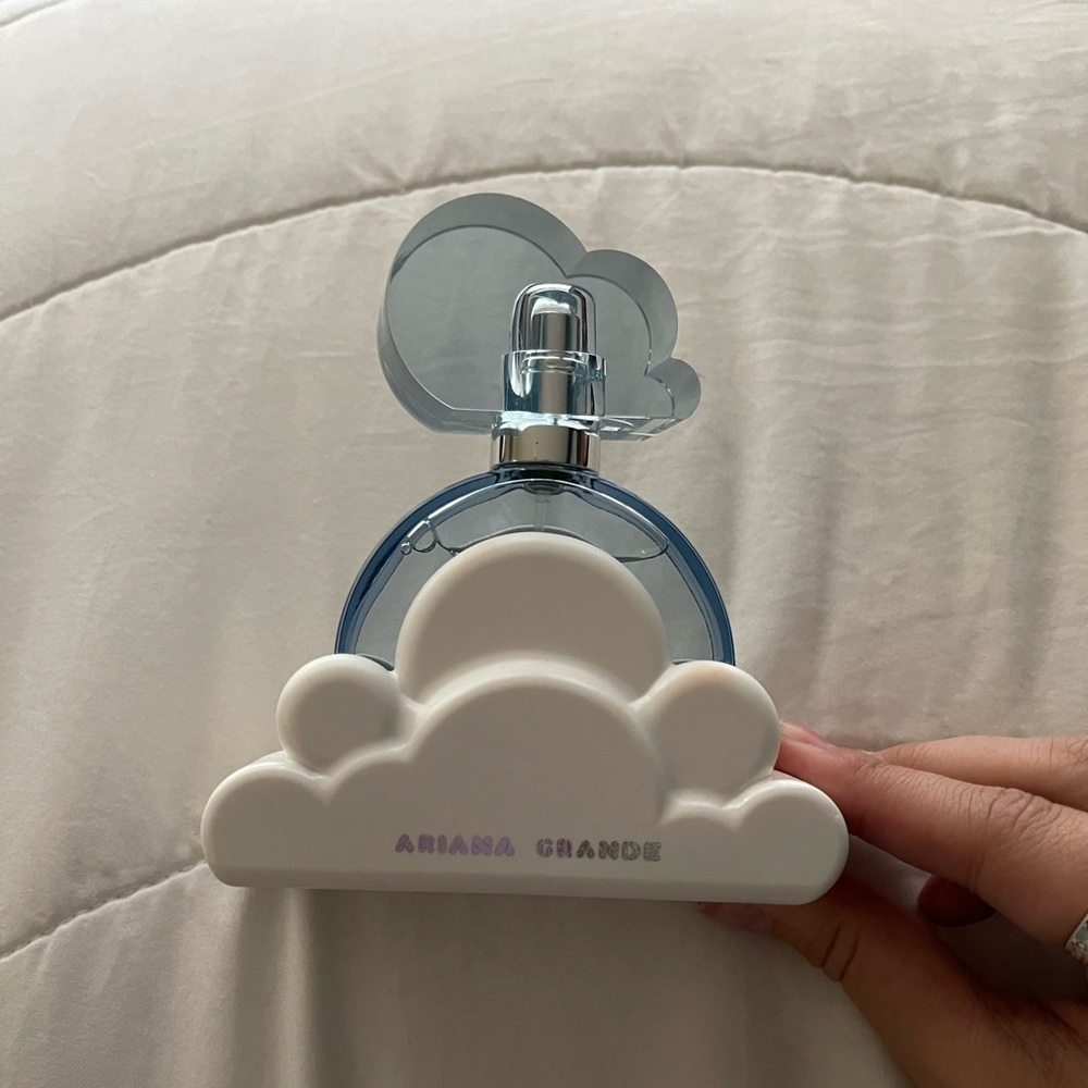 NEW Ariana Grande perfume